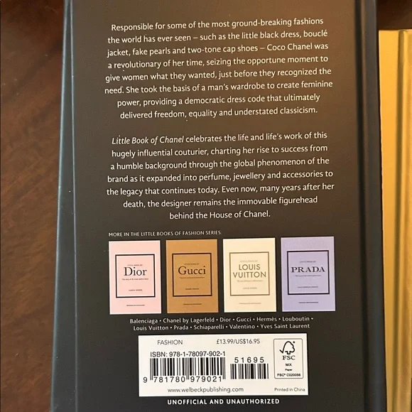 Luxury Fashion Book Set - Dior, Prada, Gucci, Chanel - Picture 4 of 4